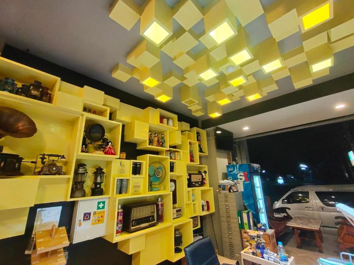 酷儿酒店 武里南 外观 照片