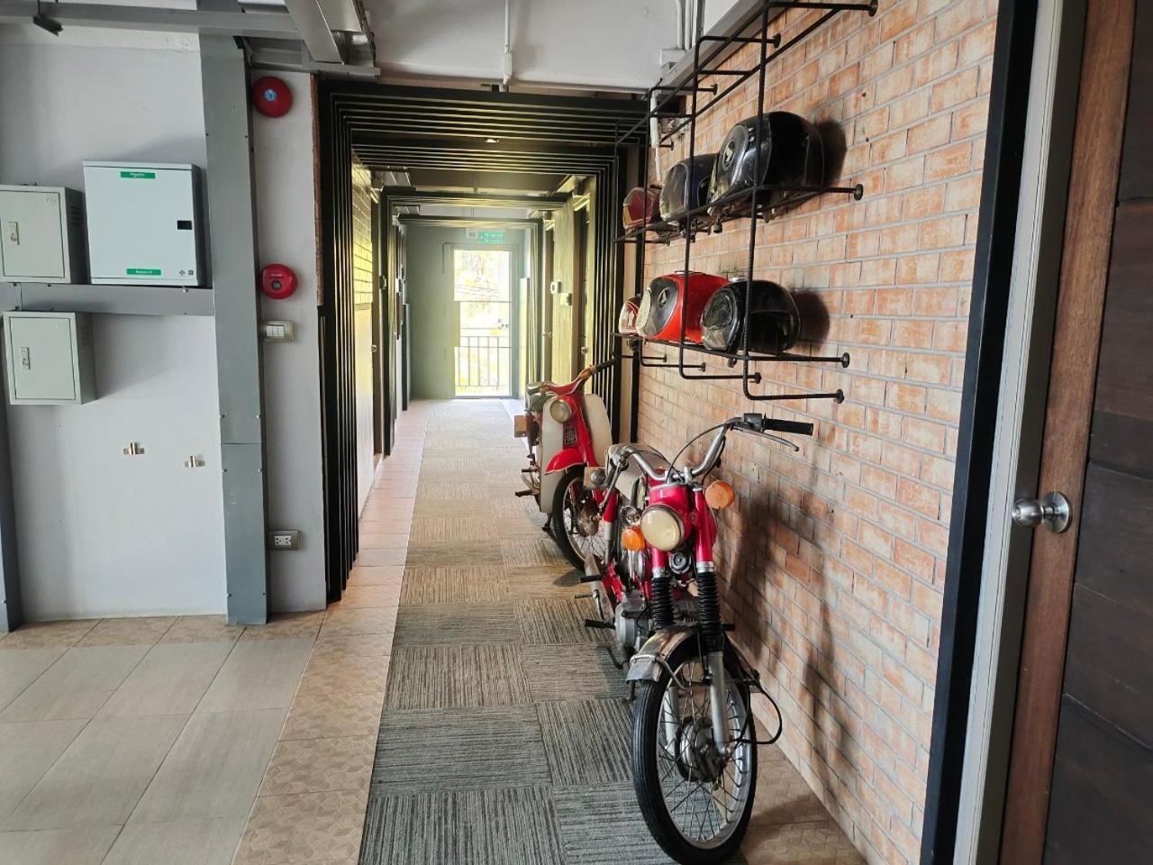 酷儿酒店 武里南 外观 照片