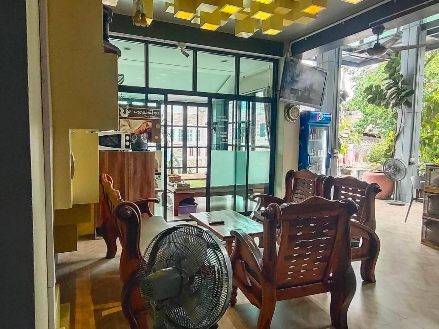 酷儿酒店 武里南 外观 照片